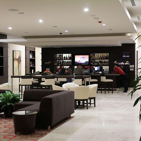 Embassy Suites Ontario - Airport Interior photo