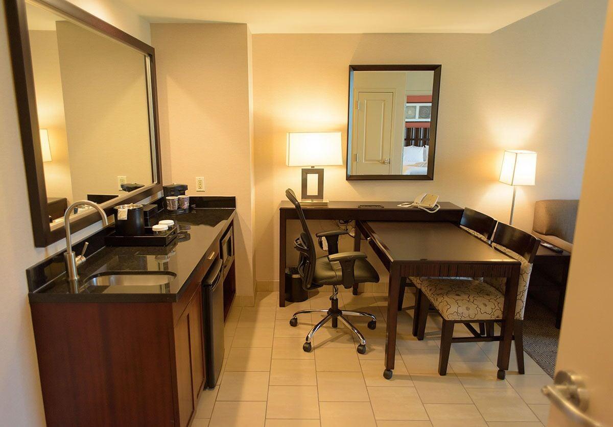 Embassy Suites Ontario - Airport Exterior photo