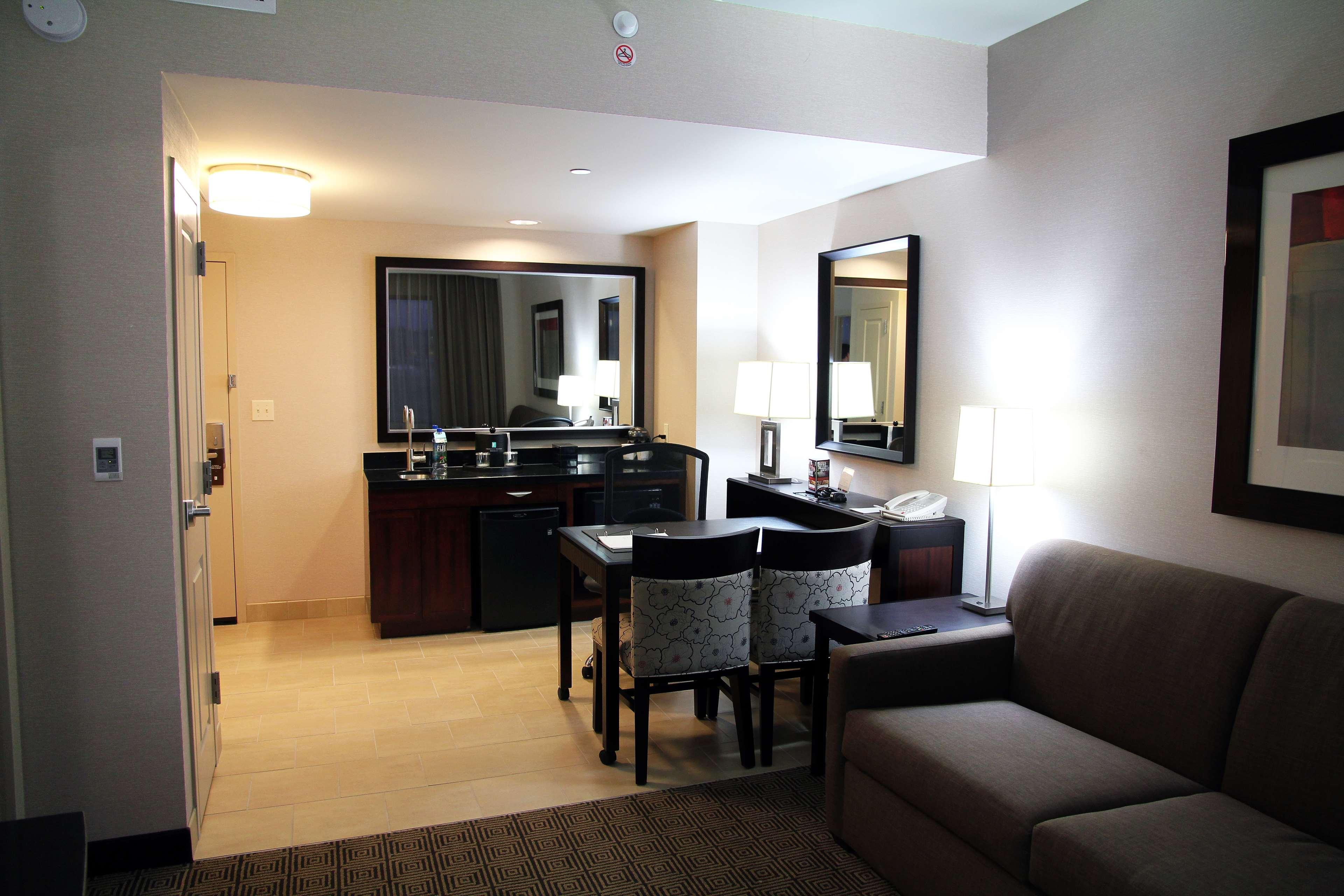 Embassy Suites Ontario - Airport Room photo