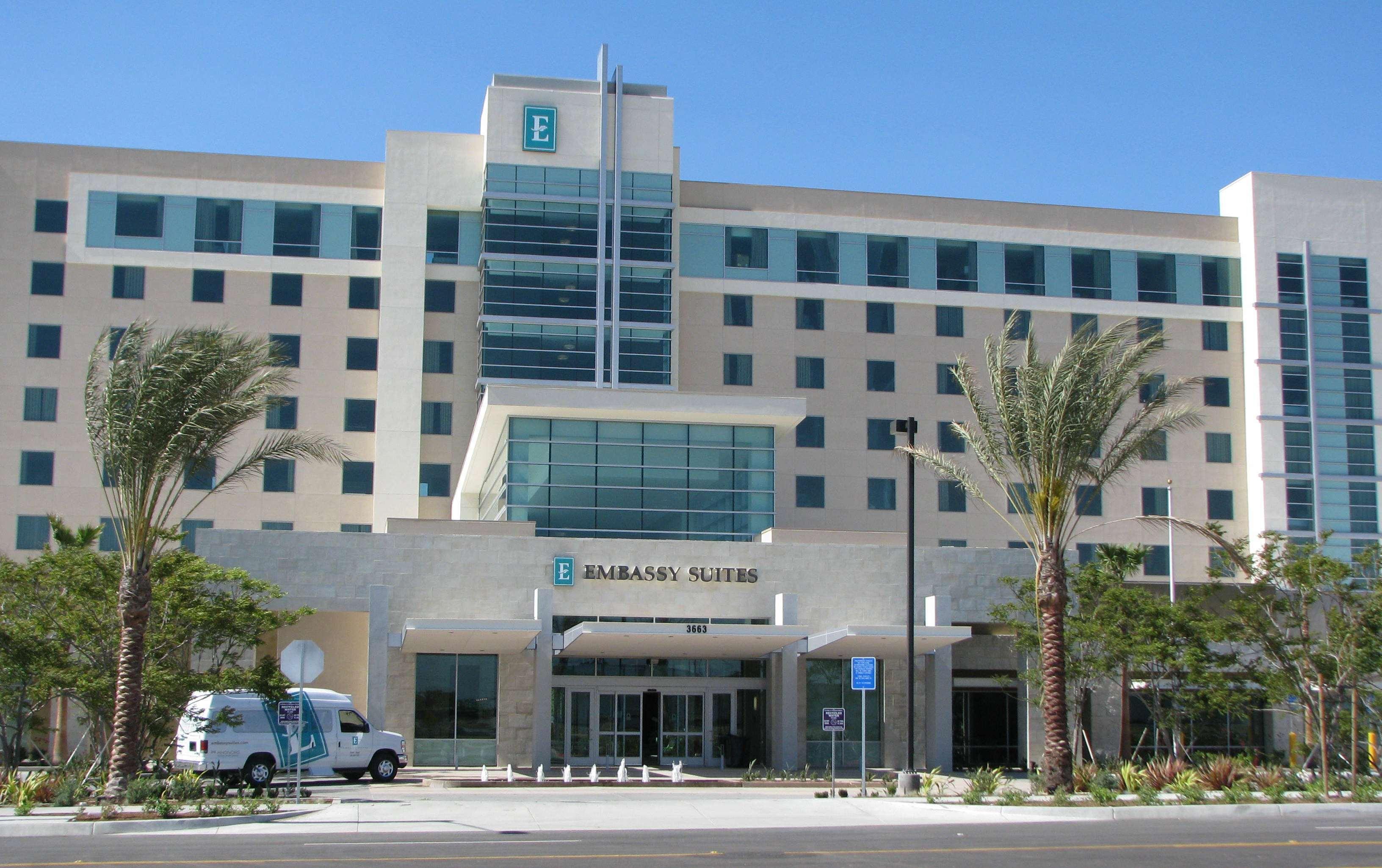 Embassy Suites Ontario - Airport Exterior photo