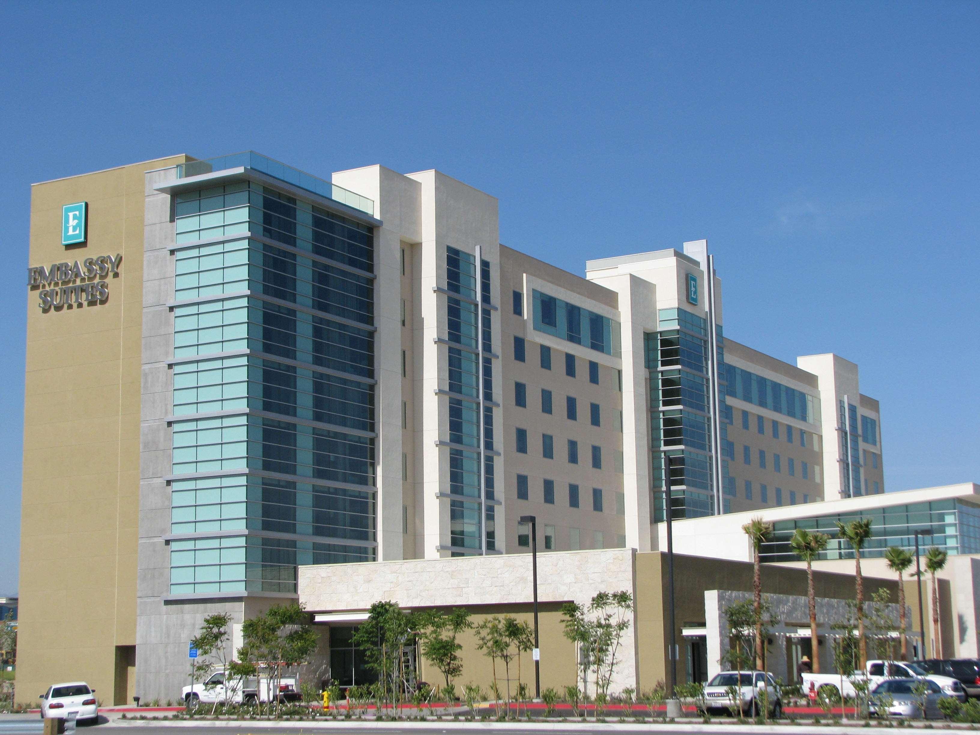 Embassy Suites Ontario - Airport Exterior photo