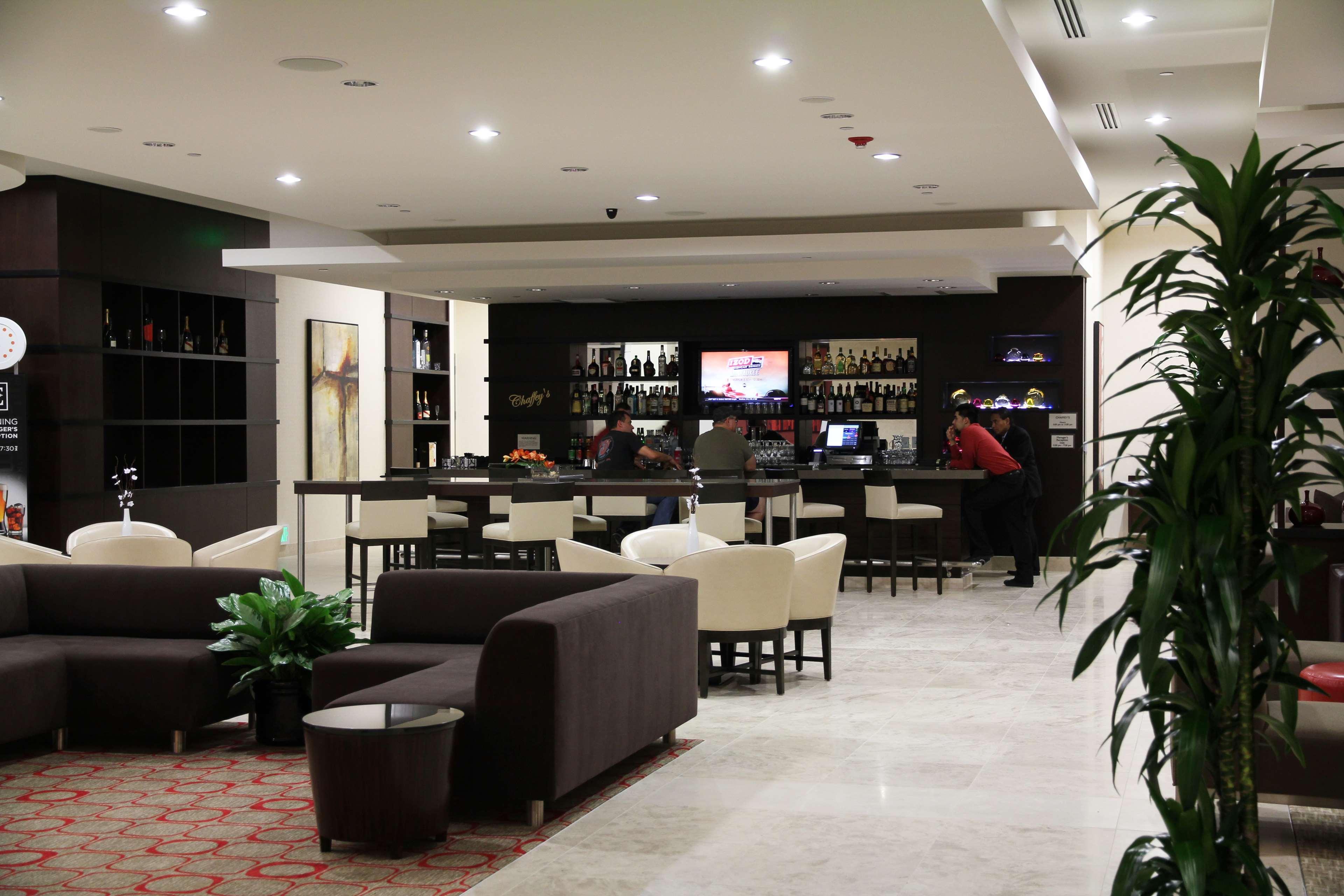 Embassy Suites Ontario - Airport Interior photo
