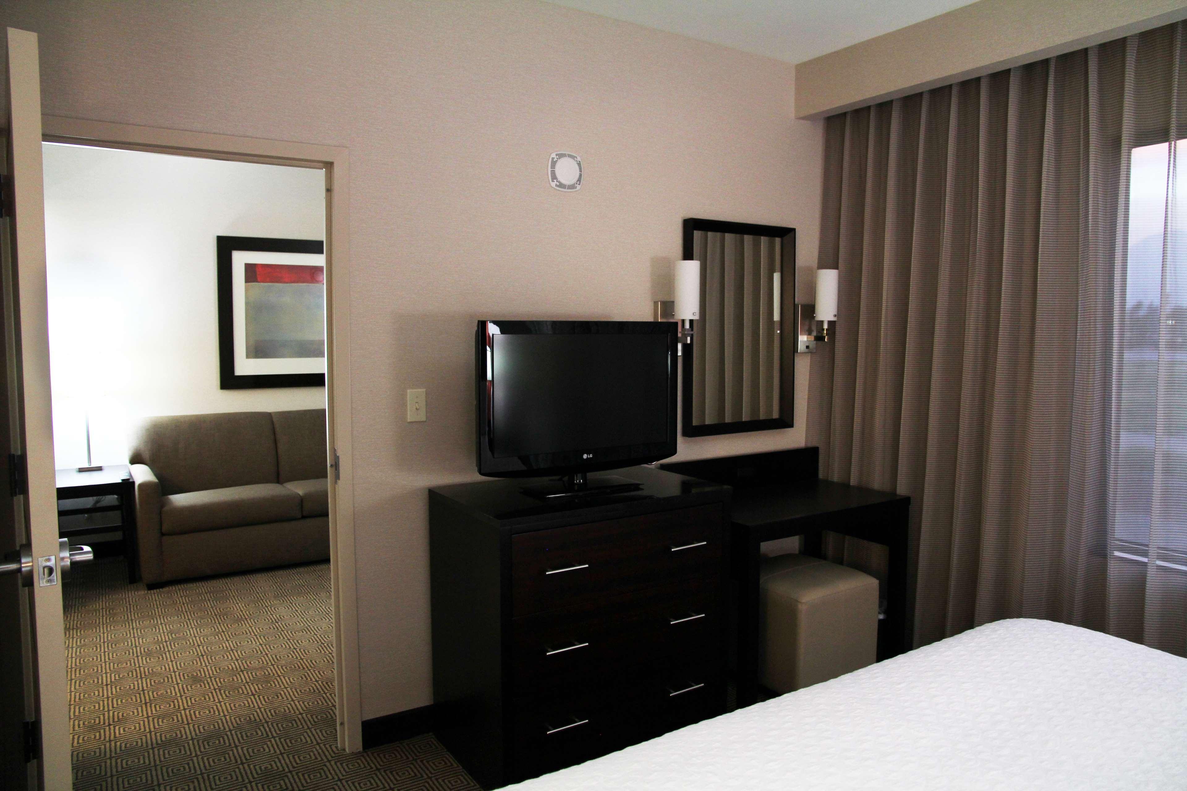 Embassy Suites Ontario - Airport Room photo