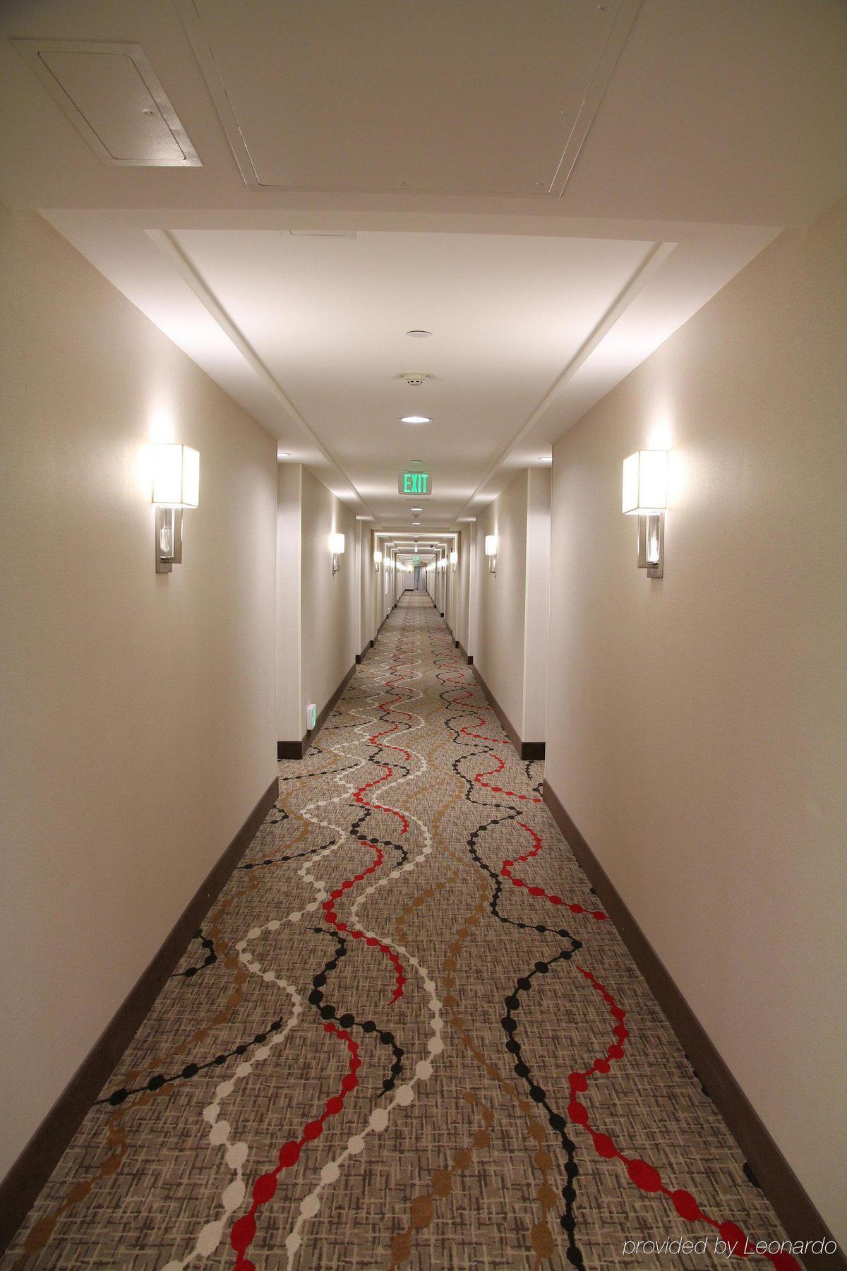 Embassy Suites Ontario - Airport Interior photo